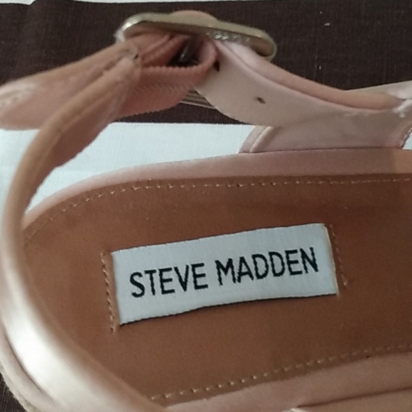 Shoes - Picture 10 of 11